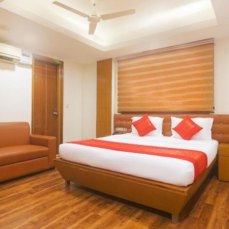 Hotel Sizzling Starr Nueva Delhi Exterior foto