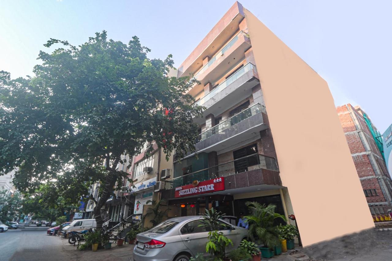 Hotel Sizzling Starr Nueva Delhi Exterior foto