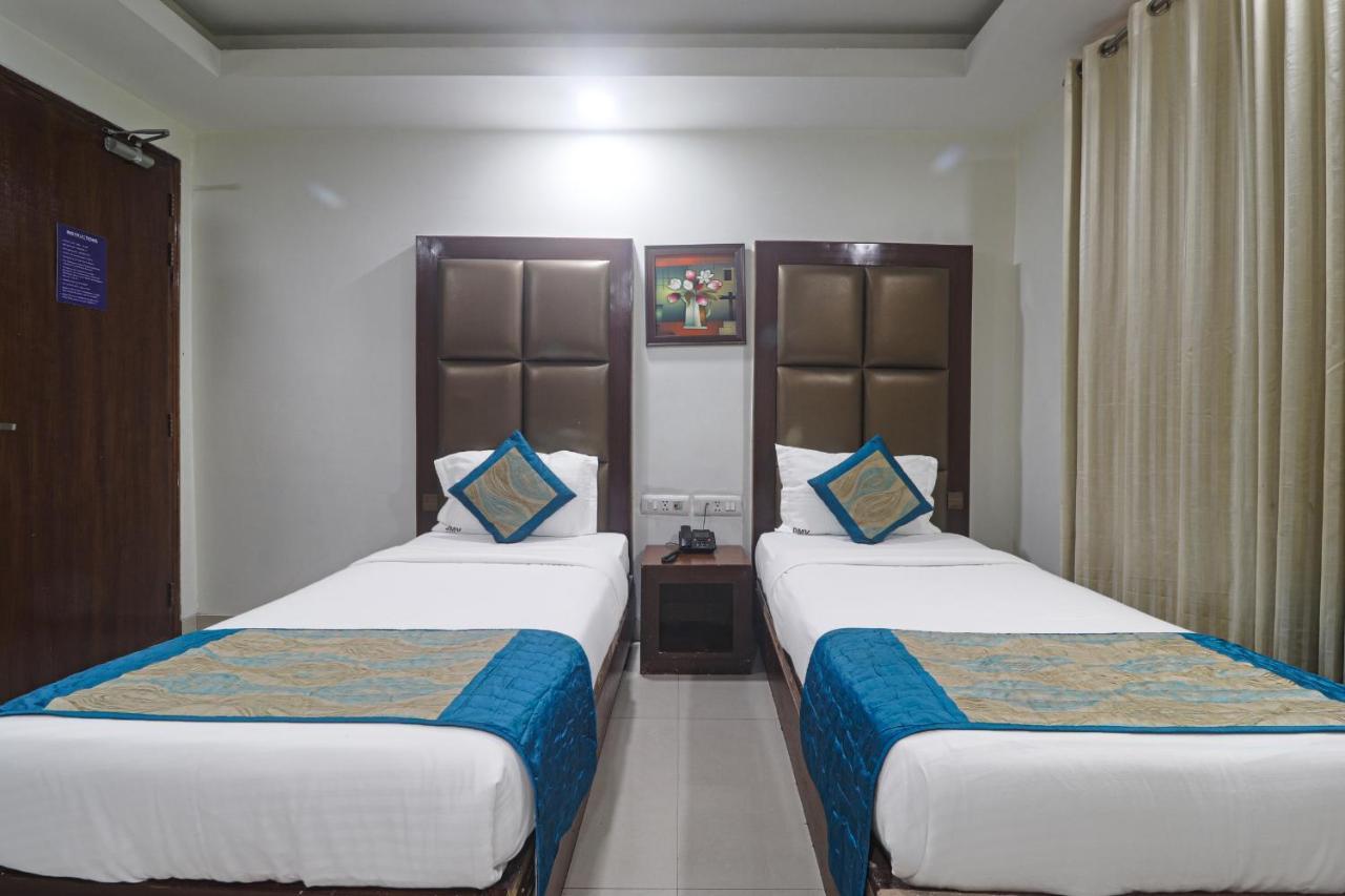 Hotel Sizzling Starr Nueva Delhi Exterior foto