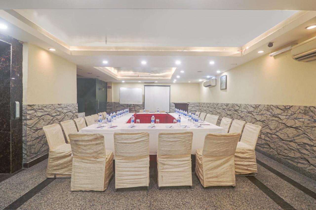 Hotel Sizzling Starr Nueva Delhi Exterior foto