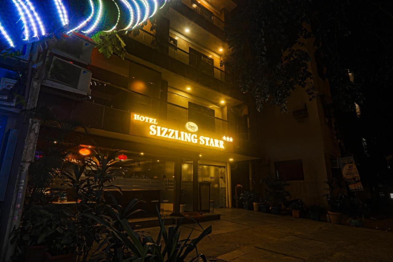 Hotel Sizzling Starr Nueva Delhi Exterior foto