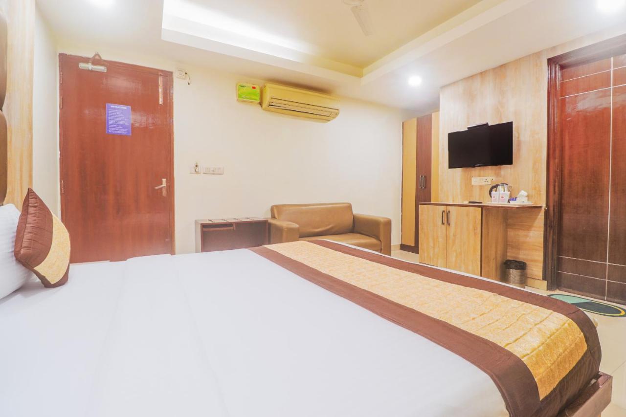 Hotel Sizzling Starr Nueva Delhi Exterior foto