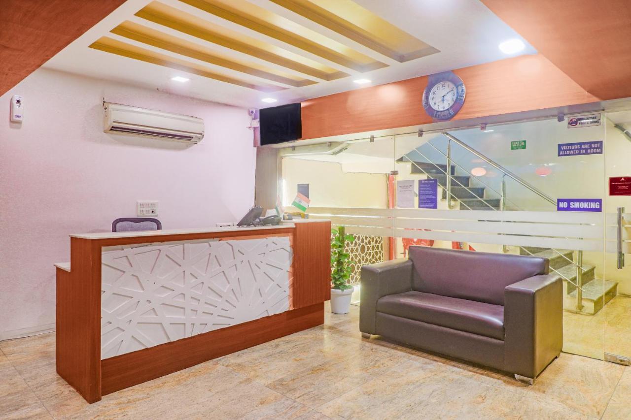 Hotel Sizzling Starr Nueva Delhi Exterior foto